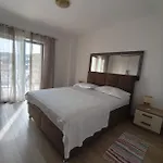 Laus * Завалатица