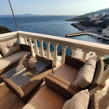 Laus Apartment Zavalatica