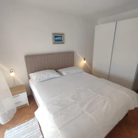 Laus Apartment Zavalatica